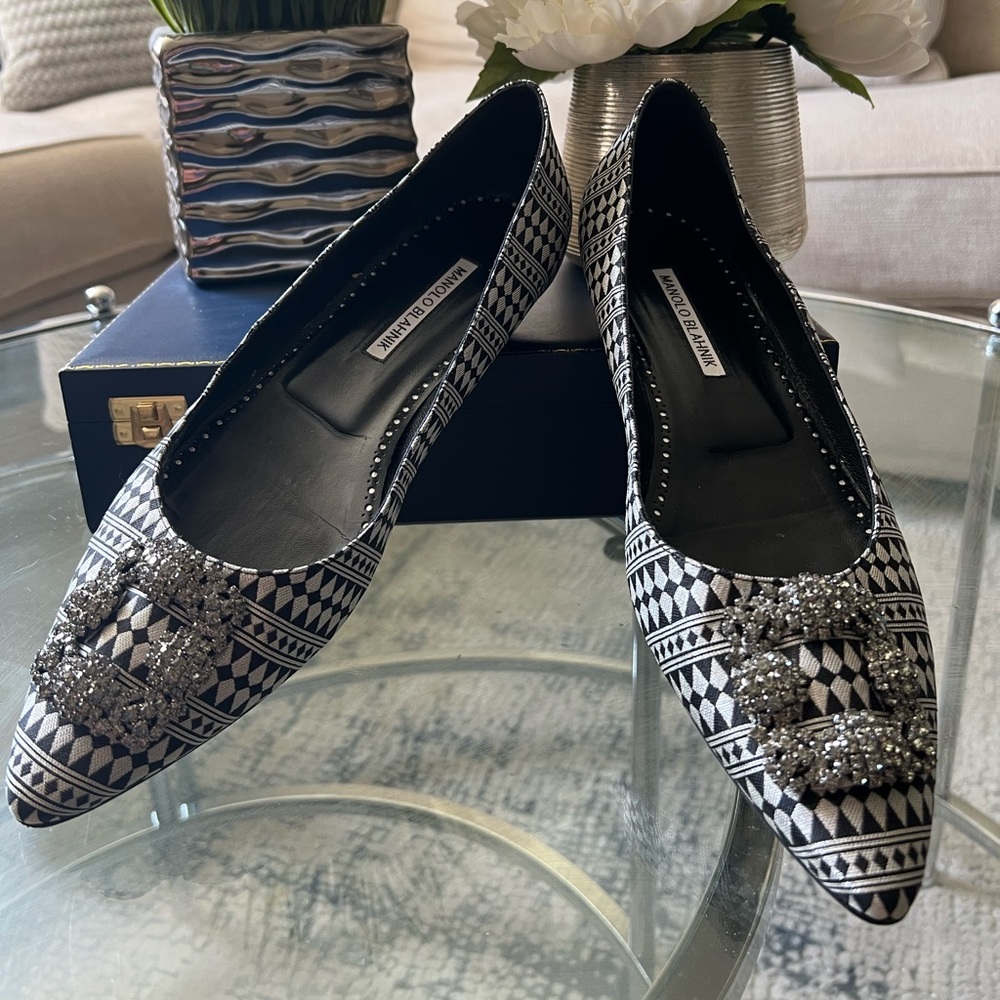 Manolo Blahnik Hangisi Flats